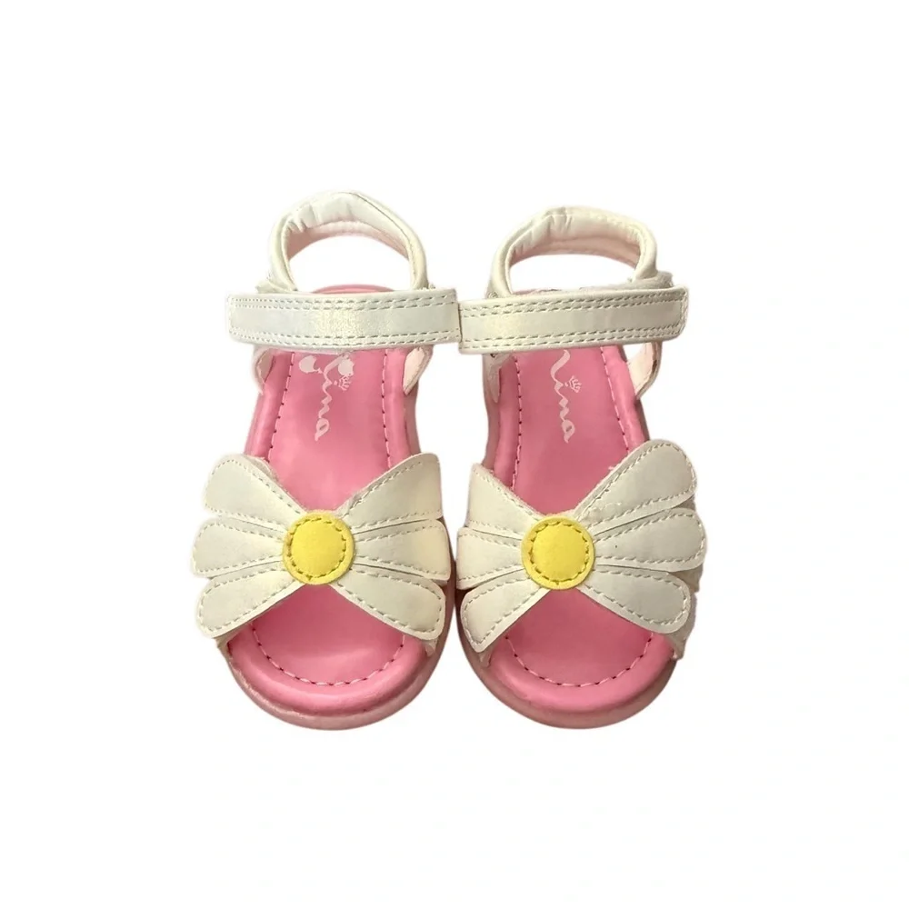 Nina Girls Cristle White Pearlized Sandals NWOT Size 6M